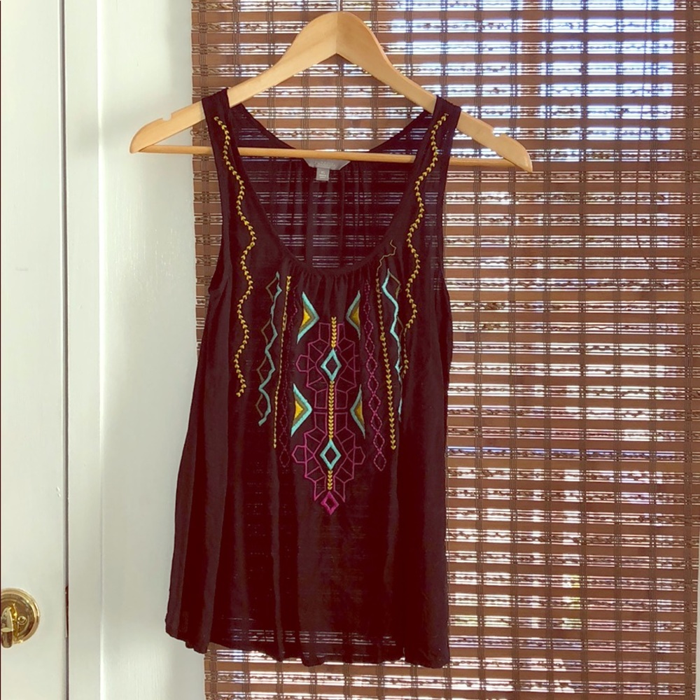 Rubbish black tank with multicolor embroidering